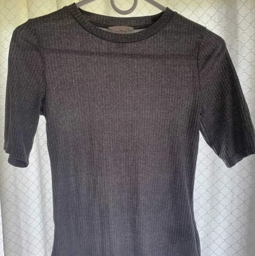 Gray fitted top - Picture 2 of 5